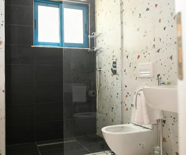 Village By The Sea 4* Qerret (Tirana)