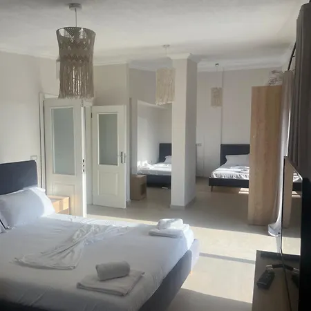 Village By The Sea מלון 4*